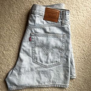 Levi’s High Loose Shorts, Size 29